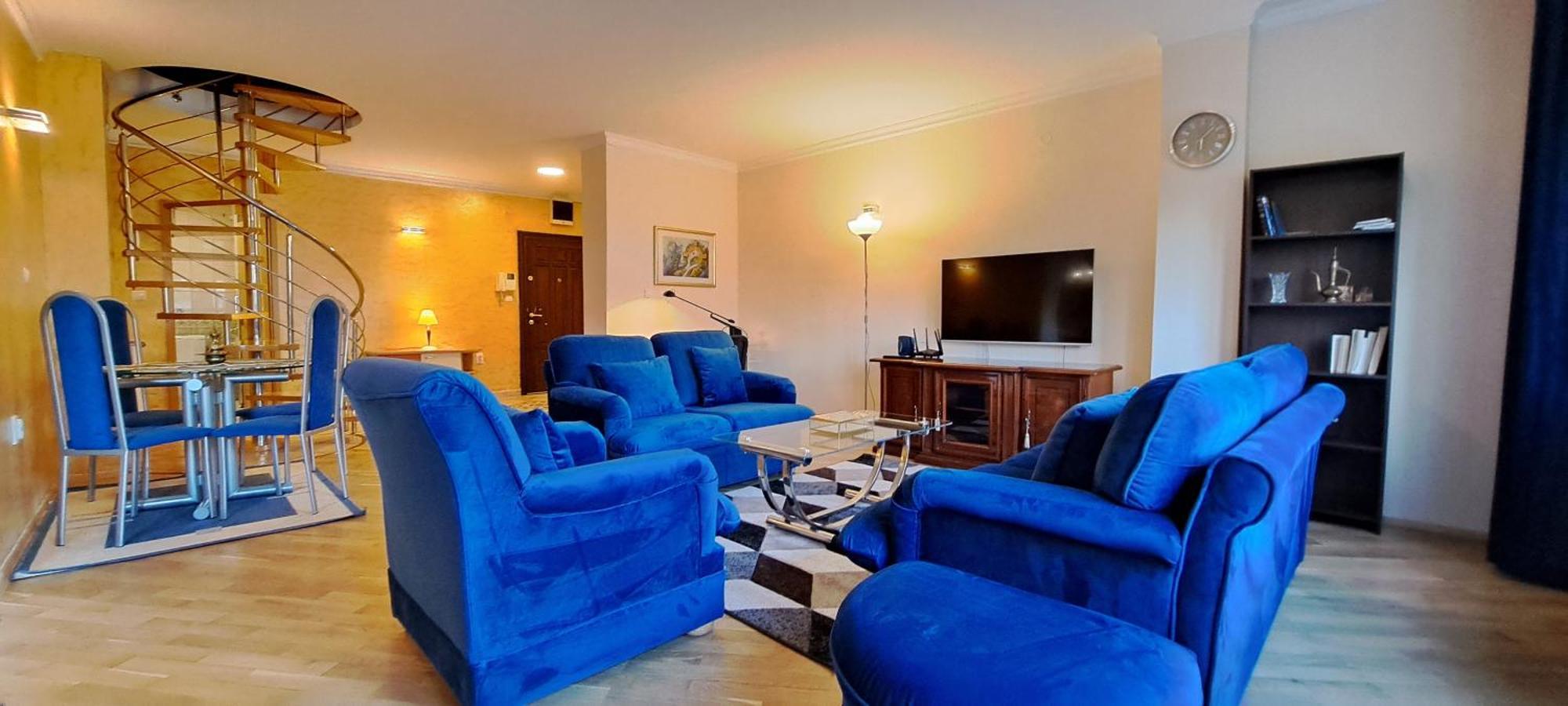 Golden Delight Central Apartment سكوبجي المظهر الخارجي الصورة